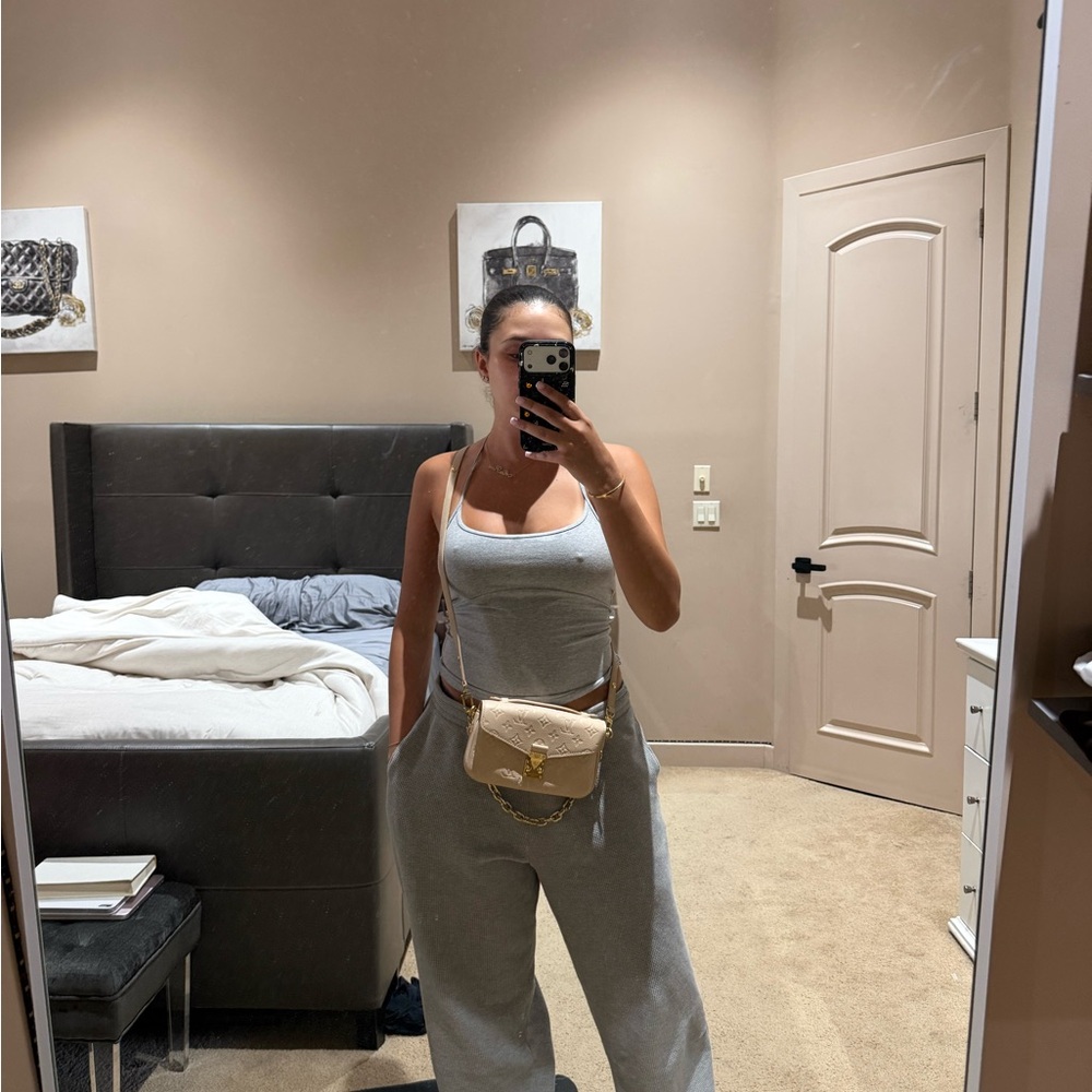 Louis Vuitton Pochette Métis EW SAND - Picture 9 of 9